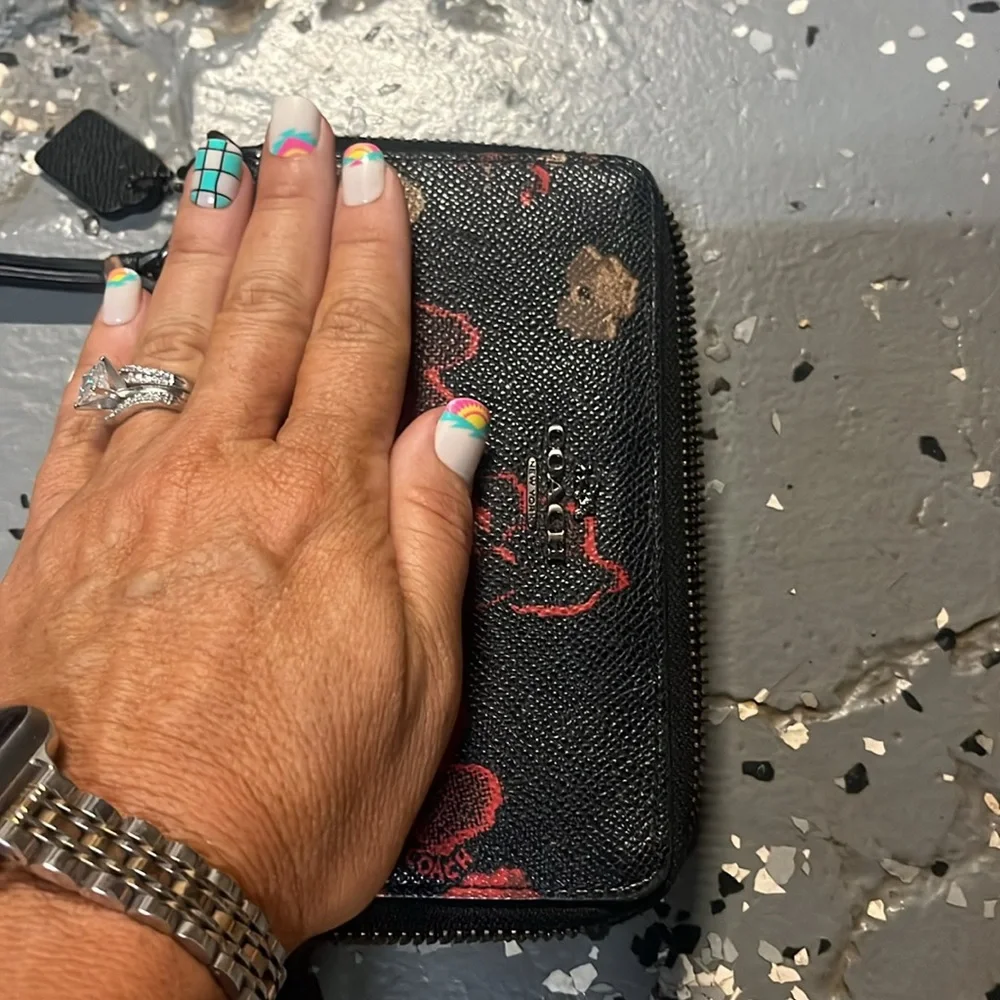 Coach wallet/ wristlet - Picture 6 of 6